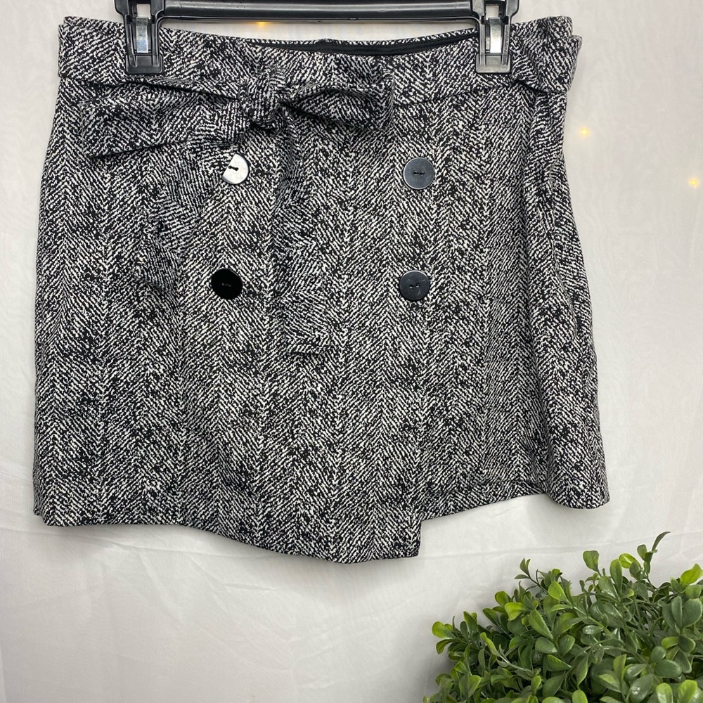 Express Black & White Skort